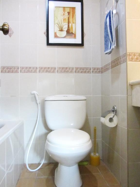 Baywatch Tower Hotel Manila Szoba fotó